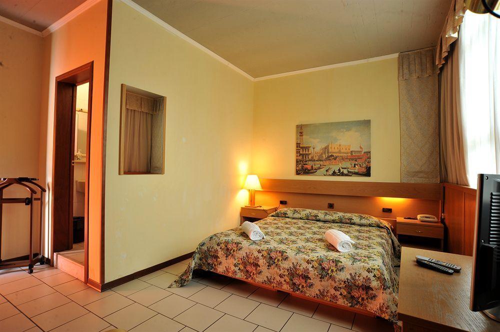 Hotel Cristallo Barga Fornaci di Barga Exteriér fotografie