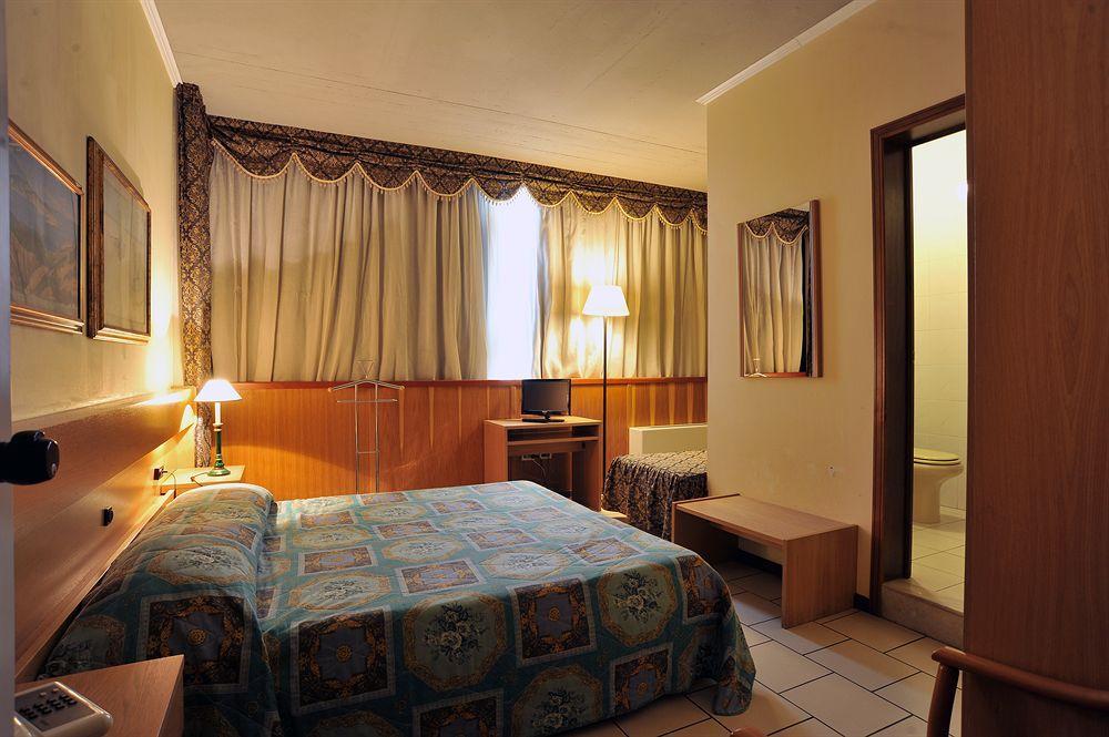 Hotel Cristallo Barga Fornaci di Barga Exteriér fotografie